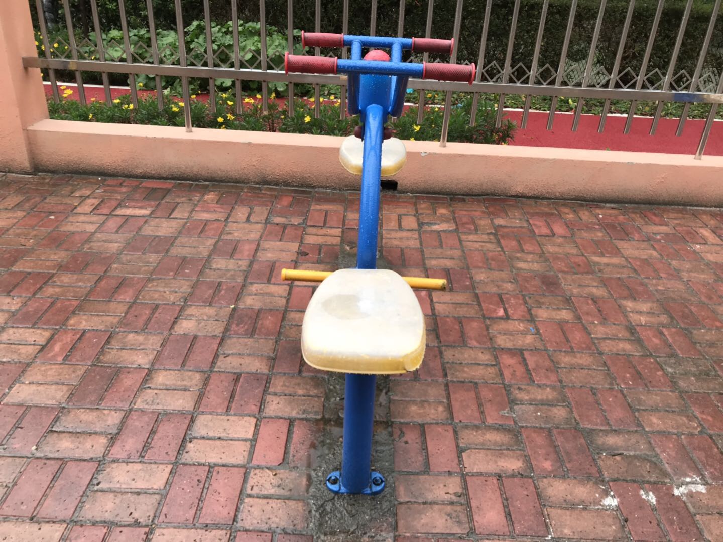 下肢锻炼器