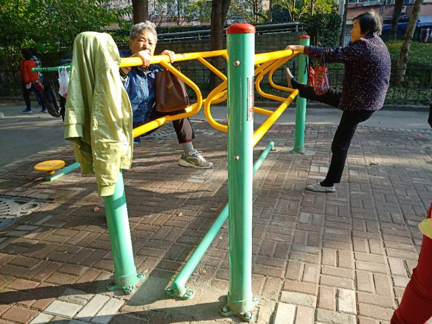 扭腰步道
