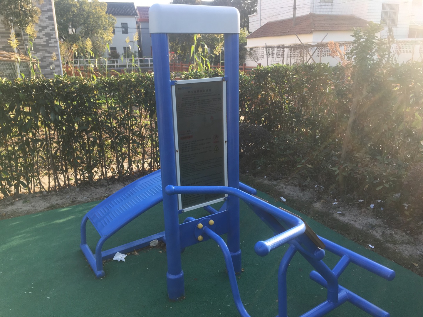 双立柱腹背训练器