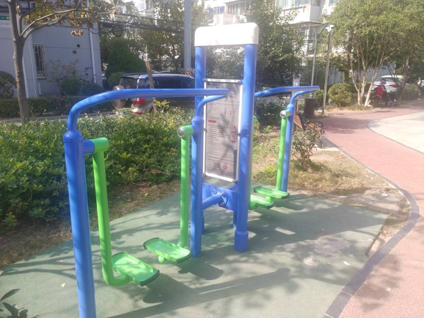 双立柱太空漫步器
