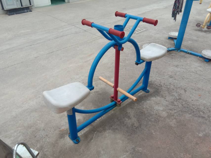下肢锻炼器