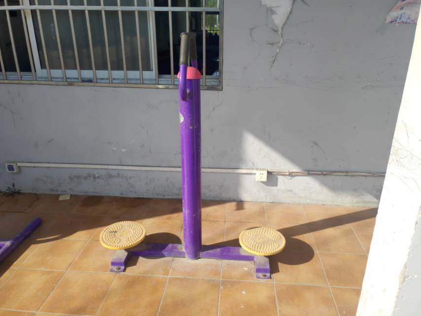 扭腰器