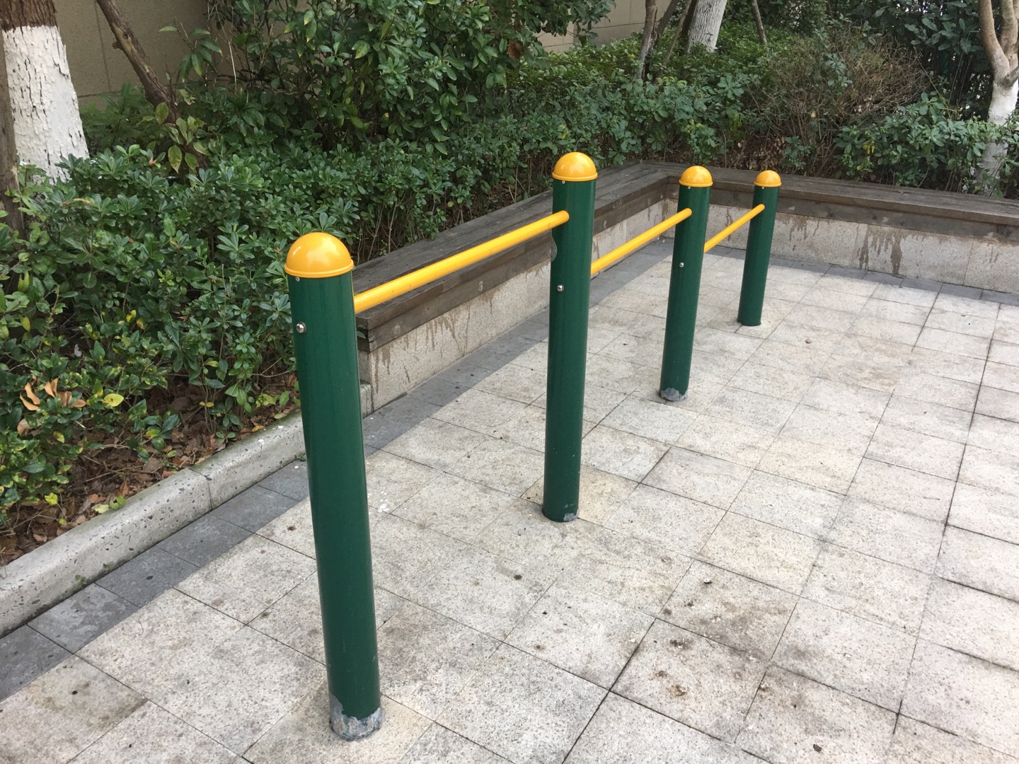 三人压腿器