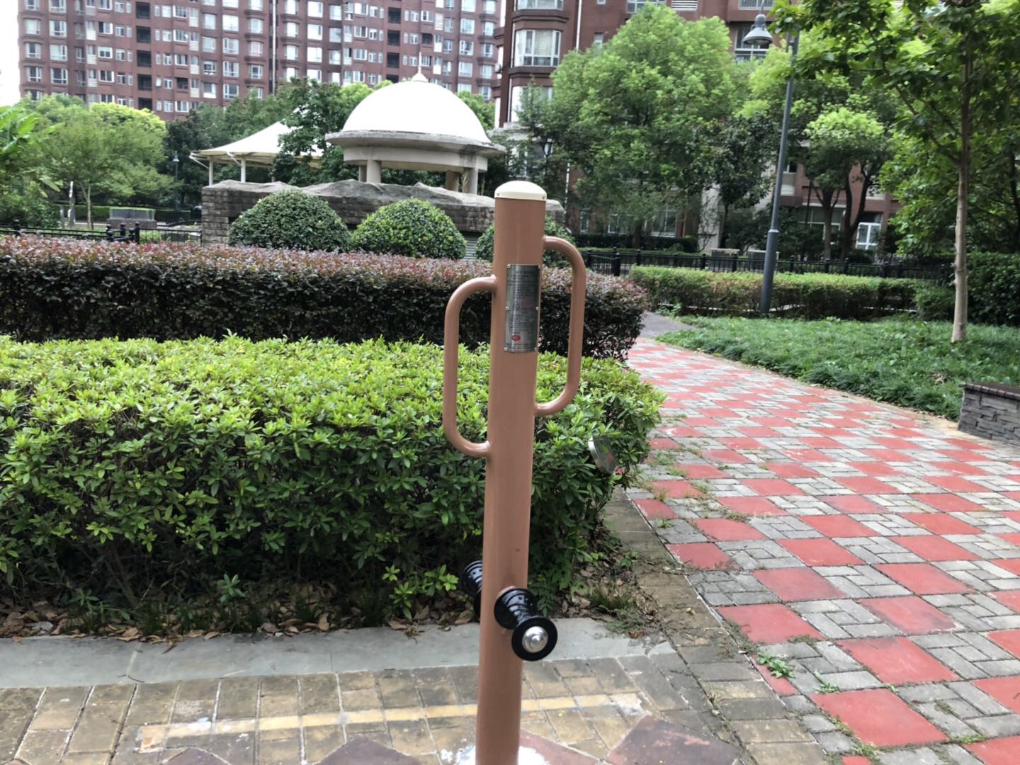 弹振压腿器