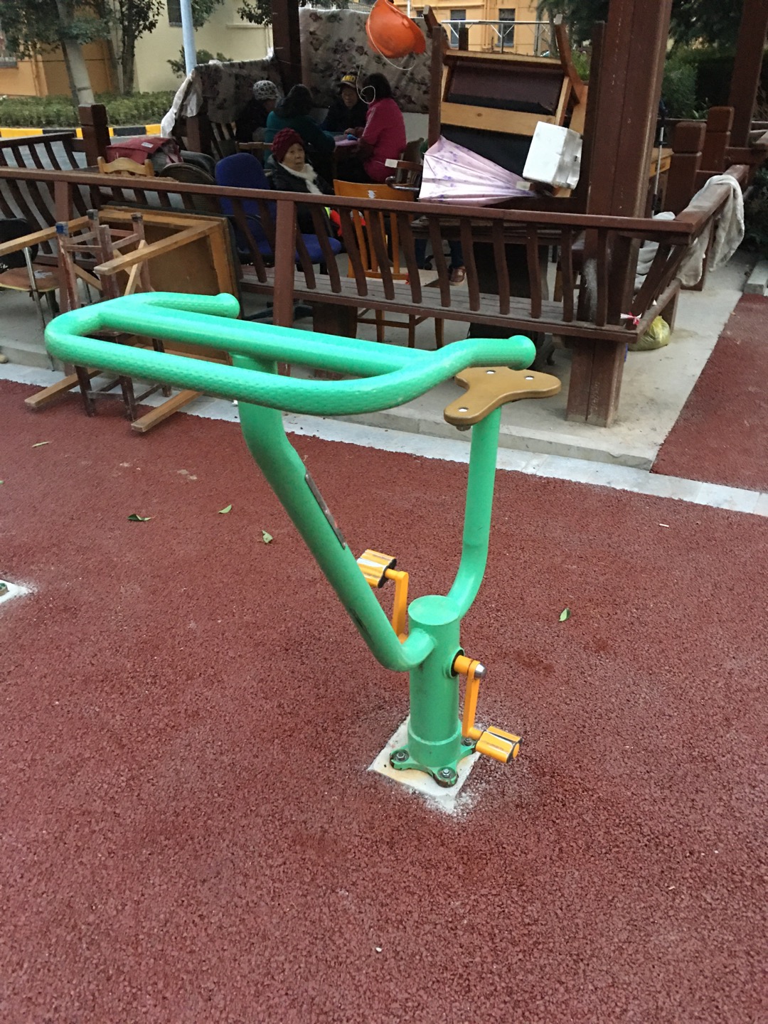 直立健身车