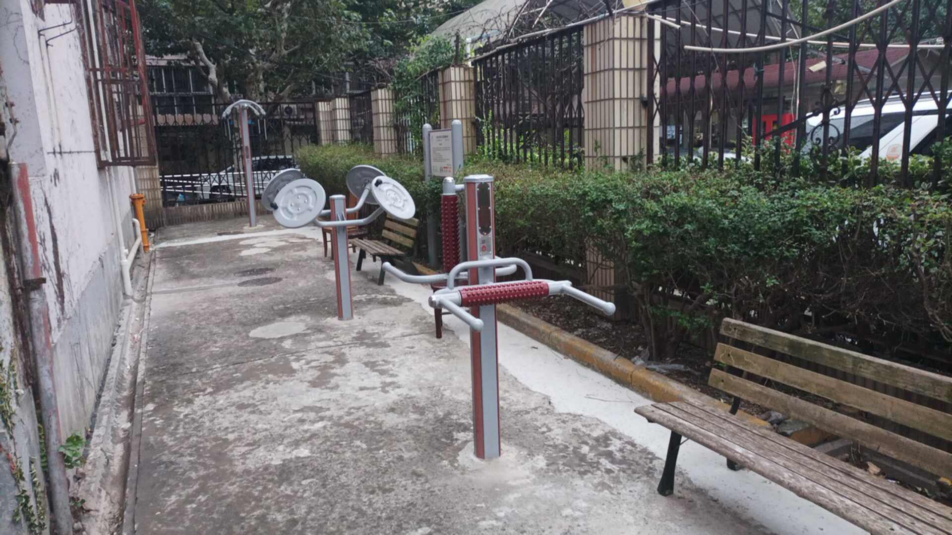甘泉街道双泉小区自建健身苑点
