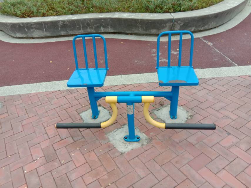 下肢训练器