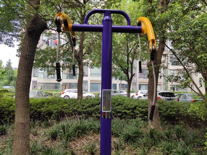 牵引器