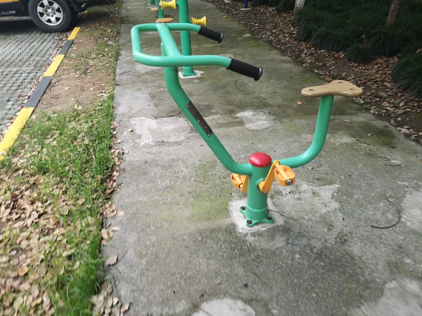 直立健身车