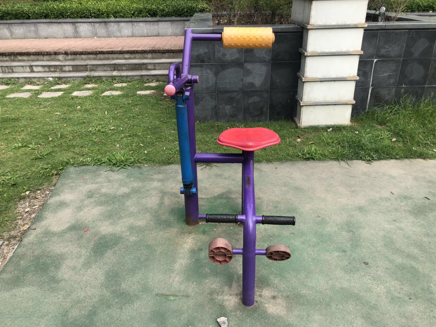 腹背锻炼器