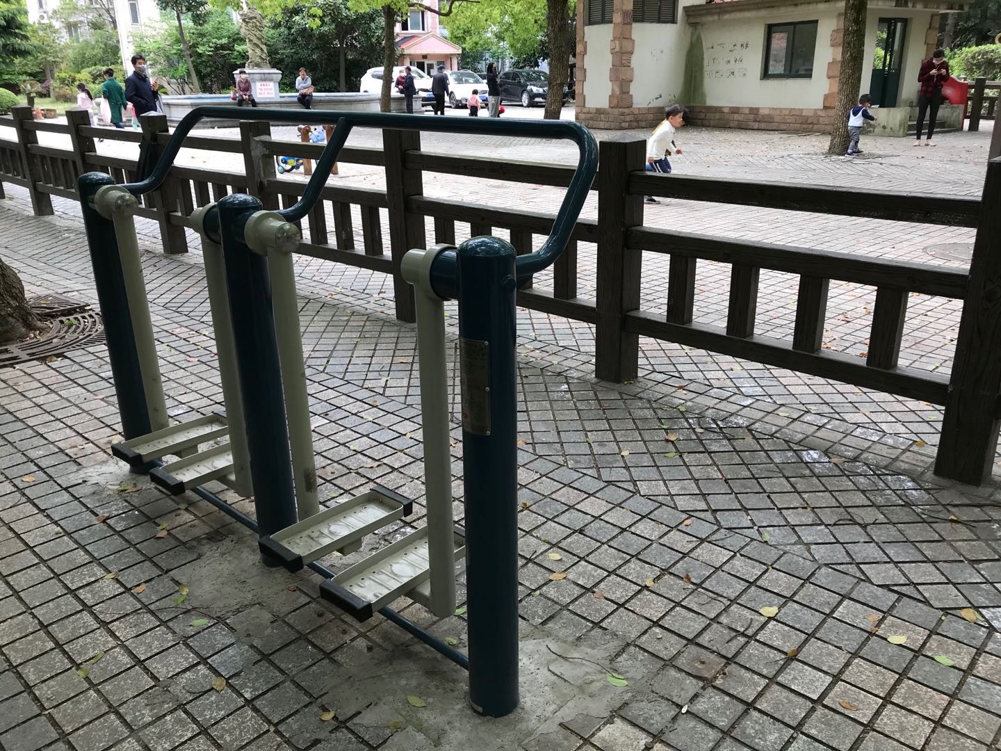 二位太空漫步机