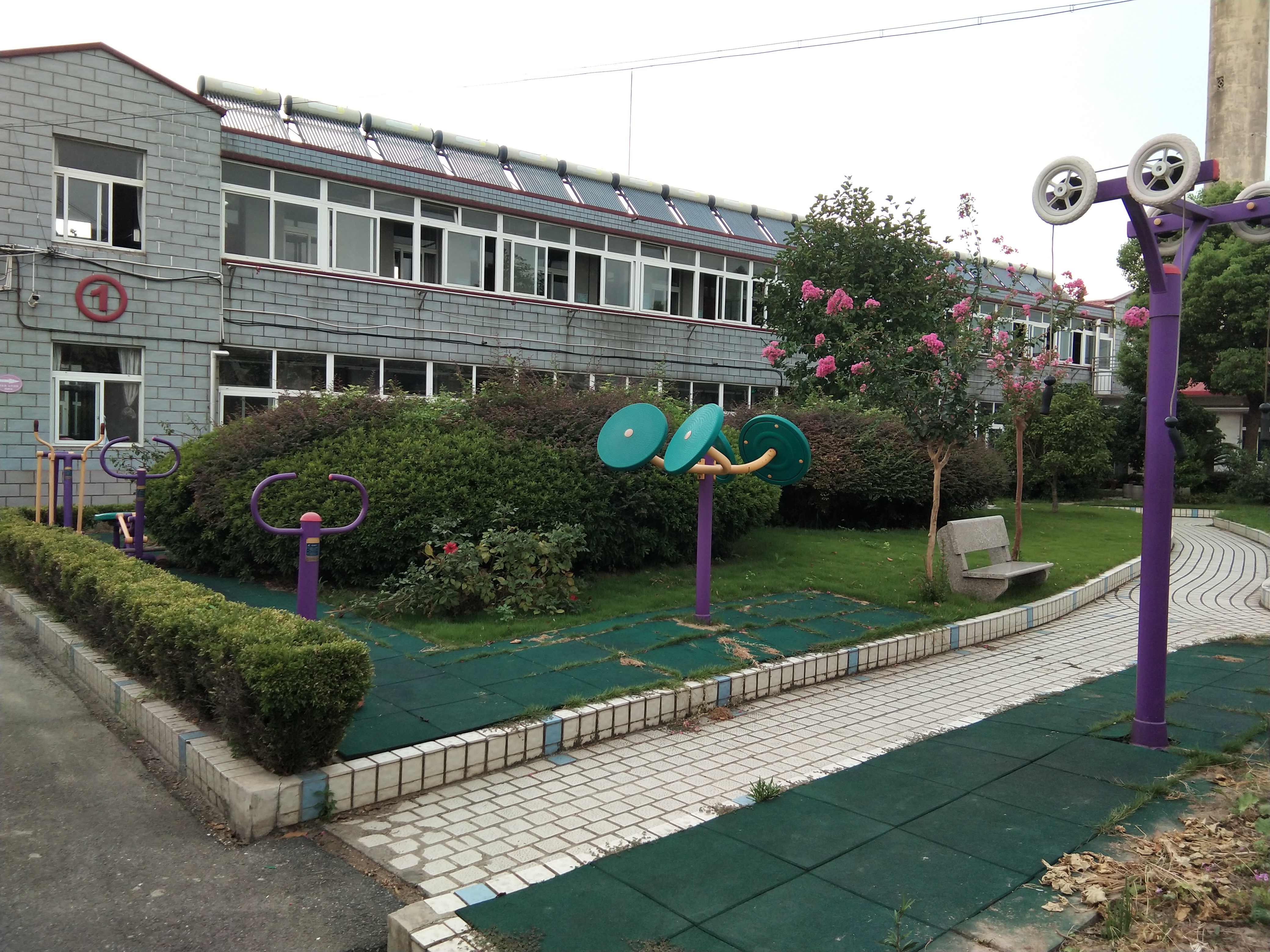 罗泾镇敬老院健身点