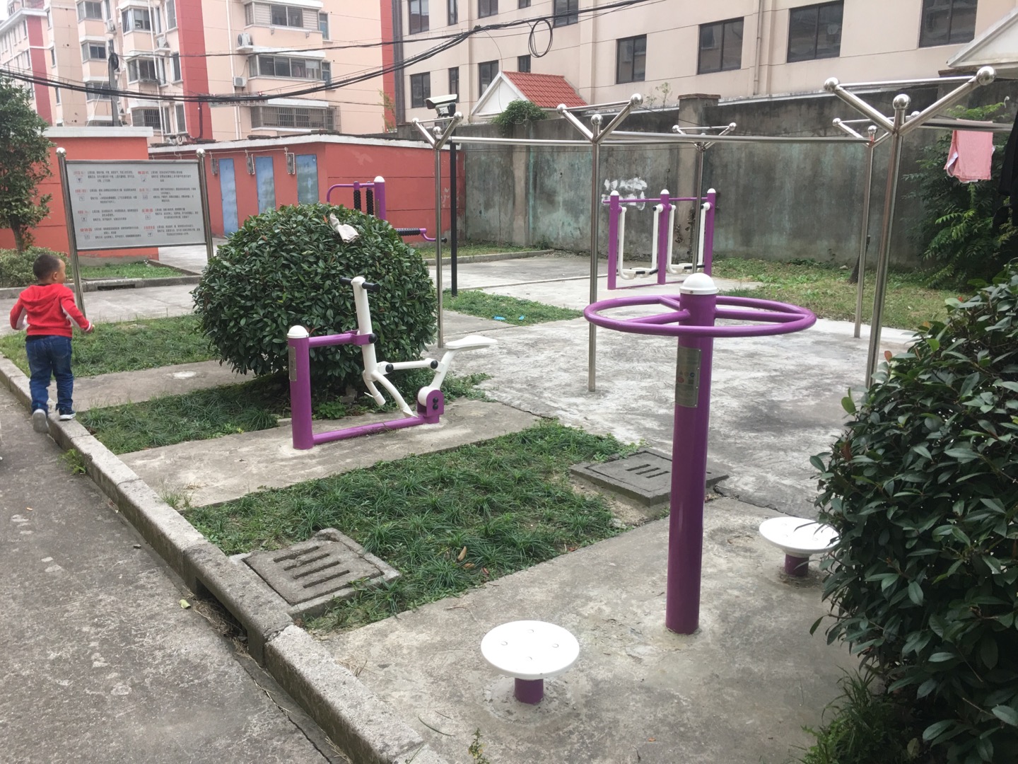 镇南花苑健身点