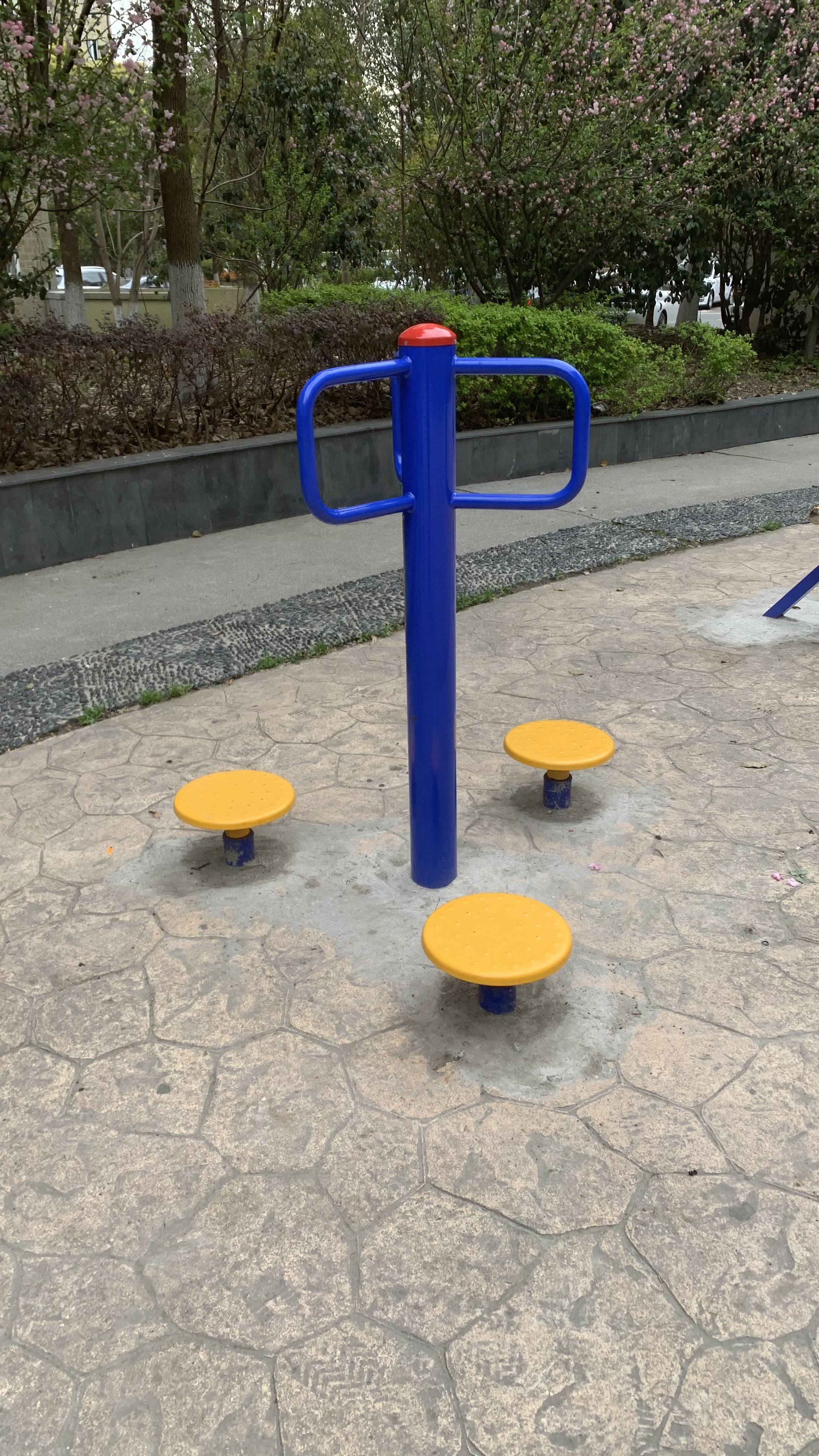三位扭腰器
