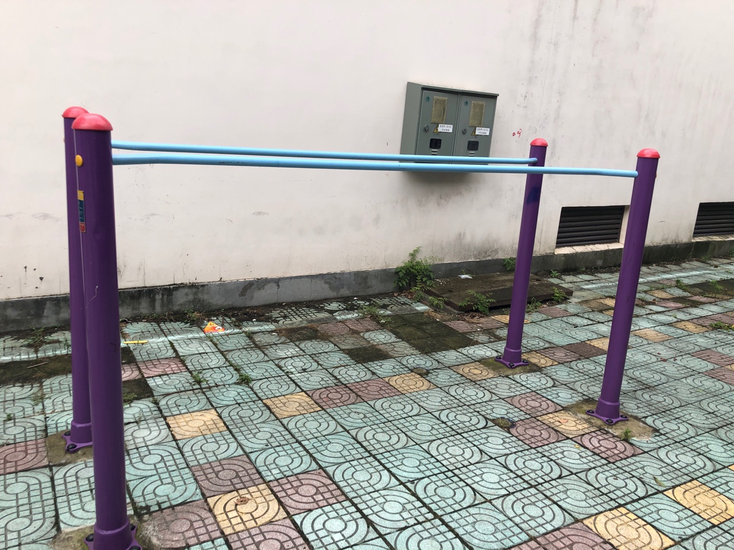双杠健身器