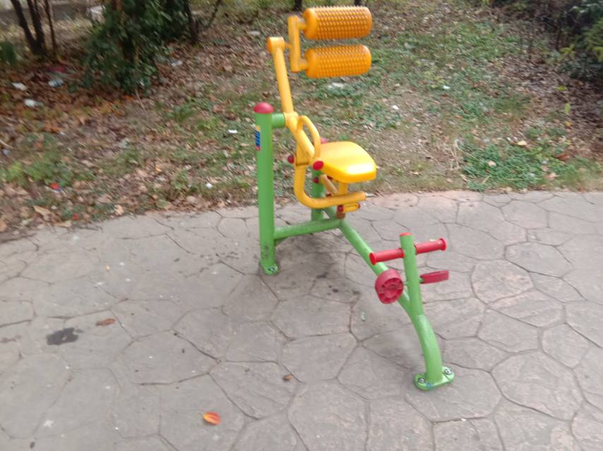 自重腹背锻炼器