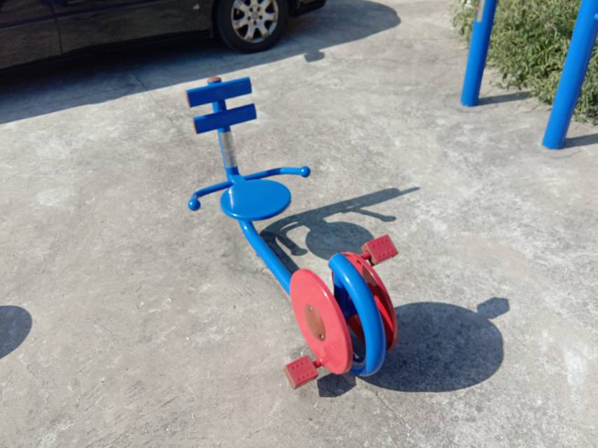 斜躺健身车