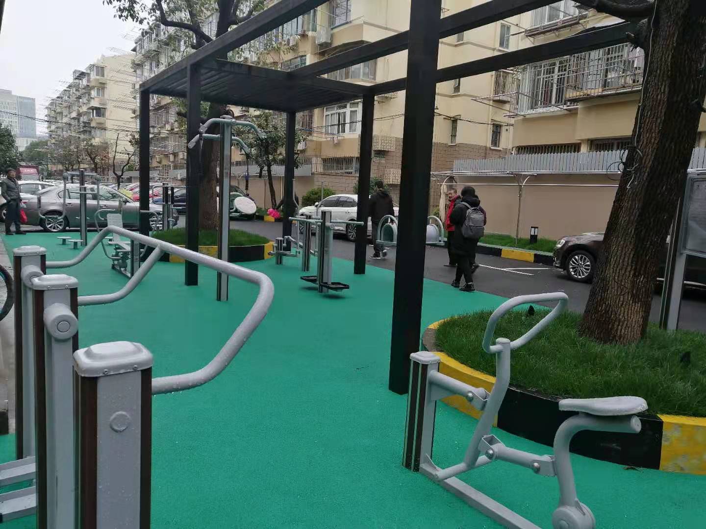华一居委健身苑