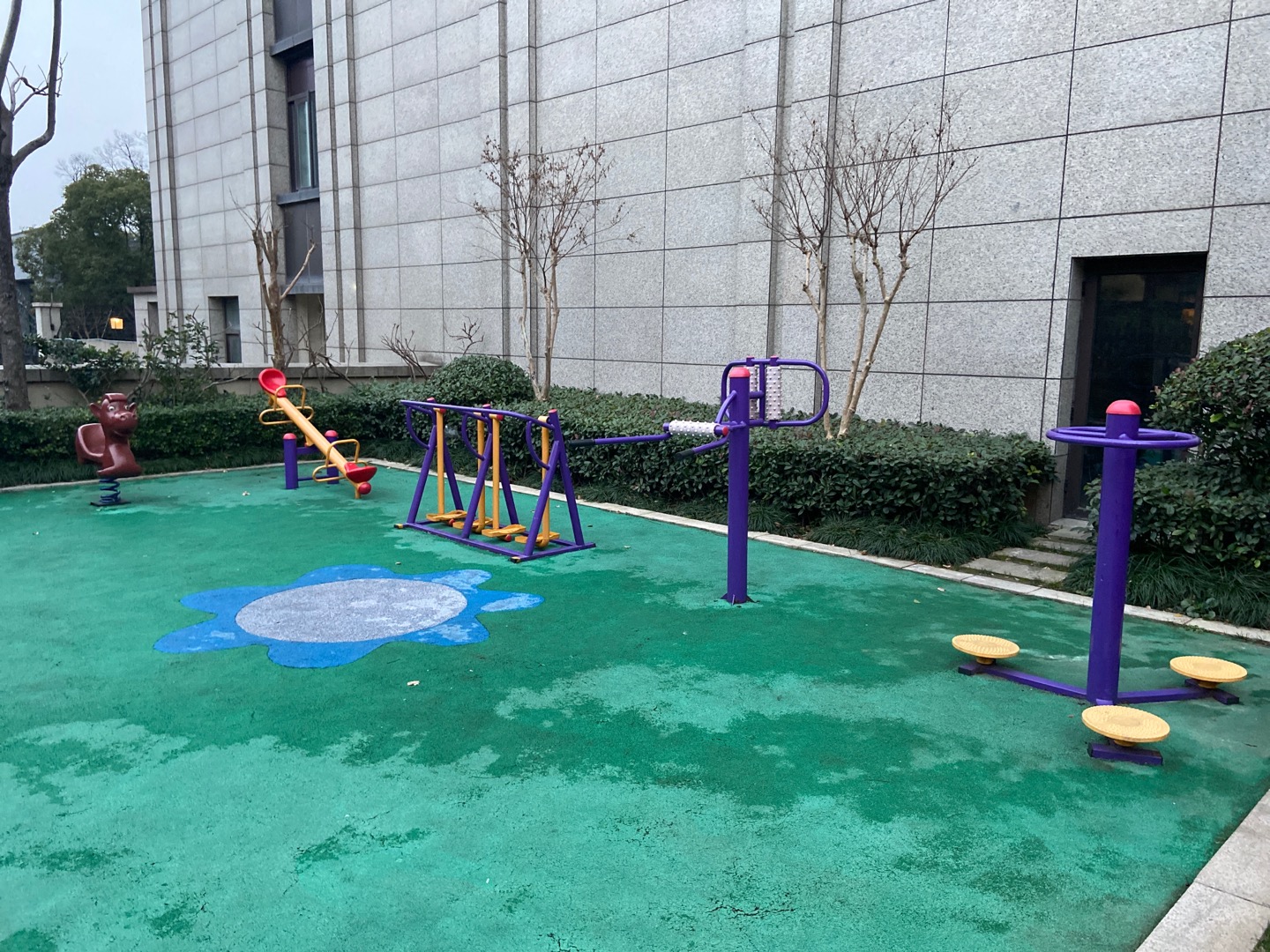 云谷路1388弄联排别墅市民健身点