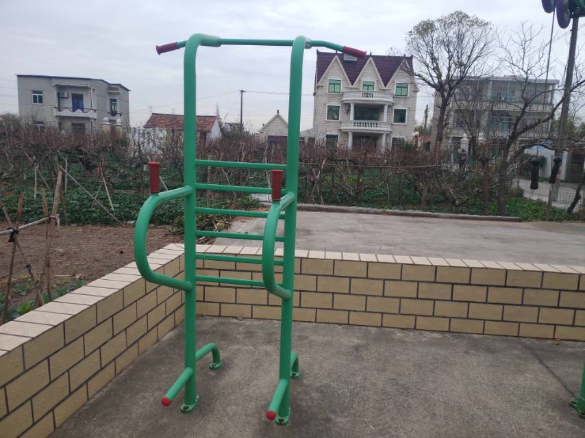 多功能训练器