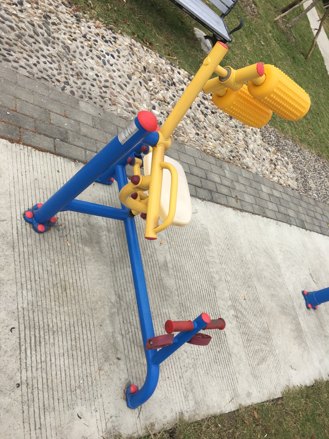 自重腹背锻炼器