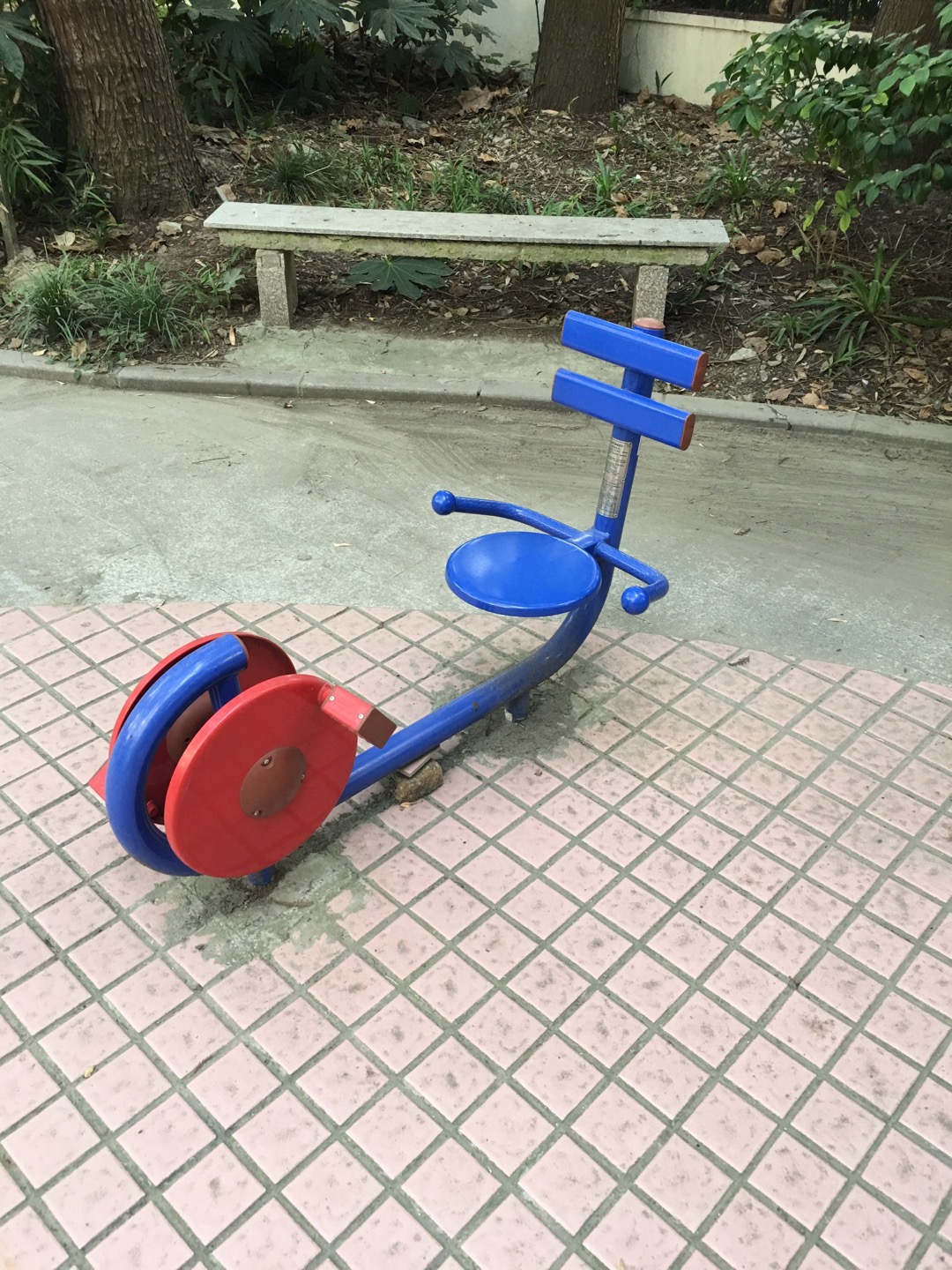 斜躺健身车