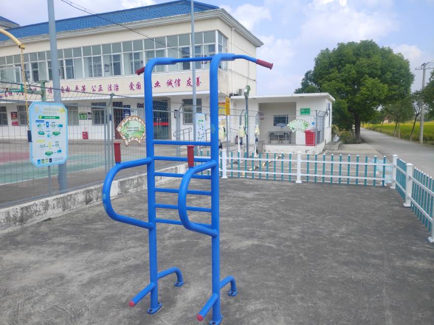 多功能训练器