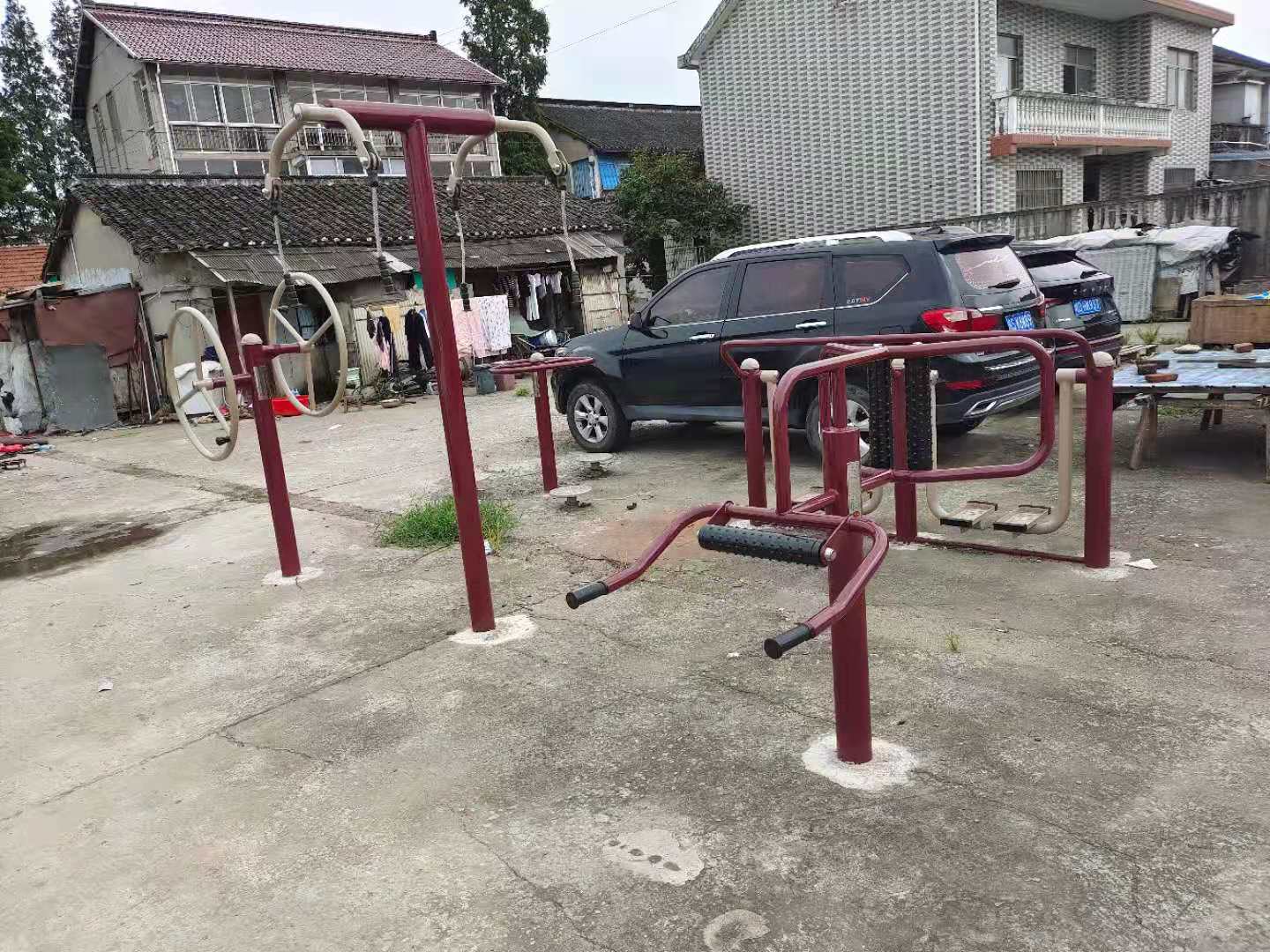 华亭镇塔桥10队健身点