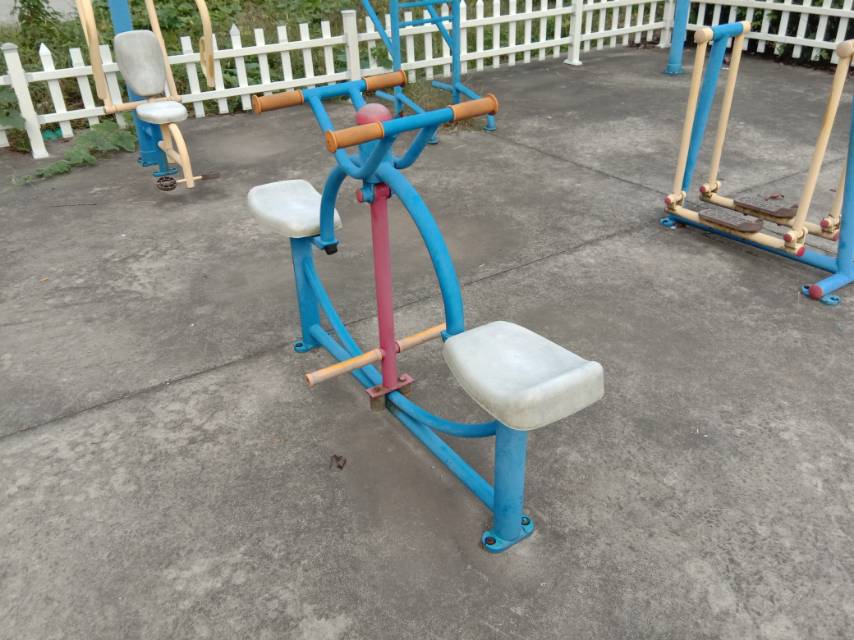 下肢锻炼器