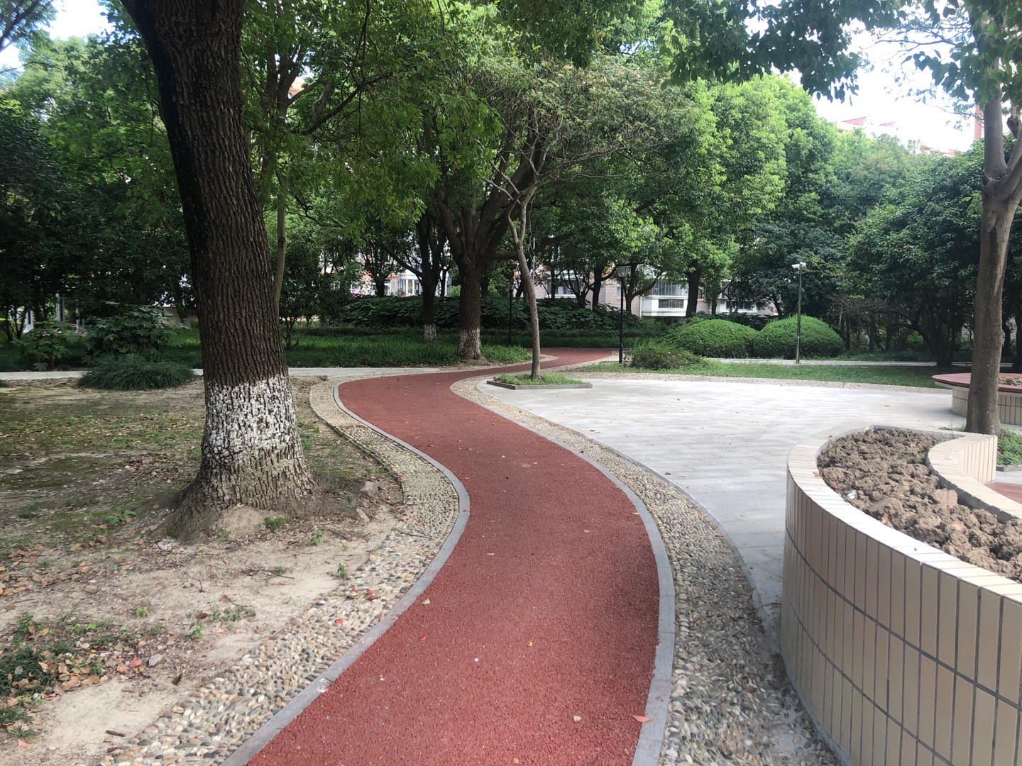 石化街道山鑫阳光城市民健身步道