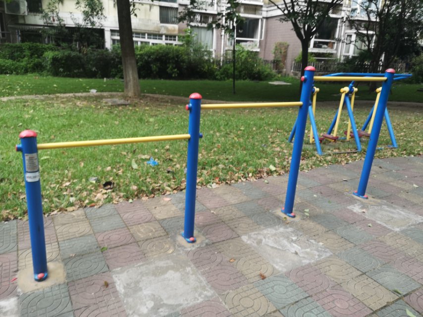 搁腿杠