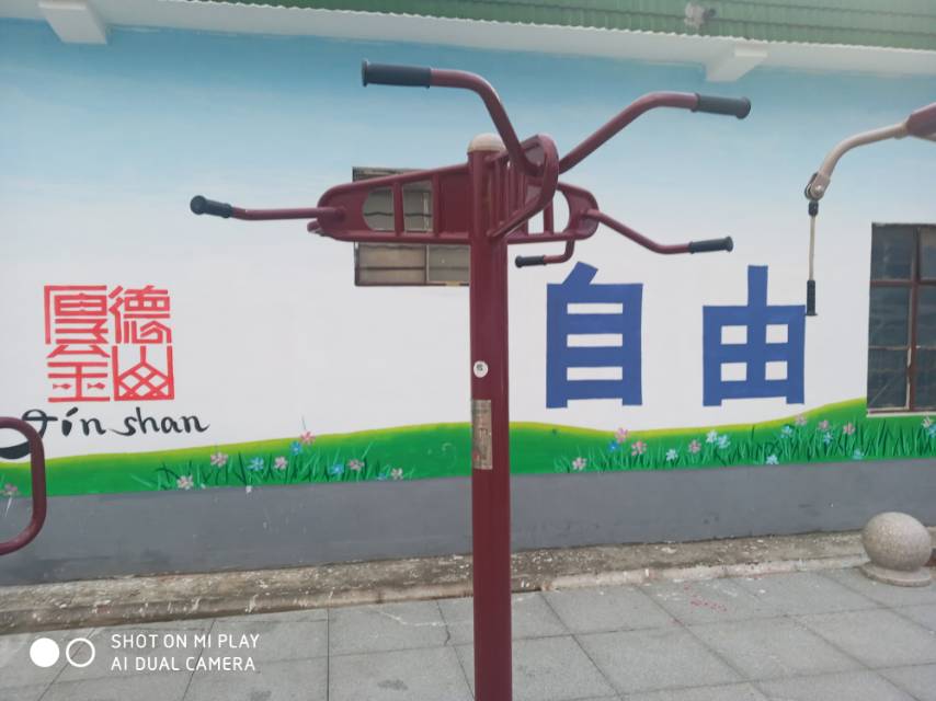 三人引体架
