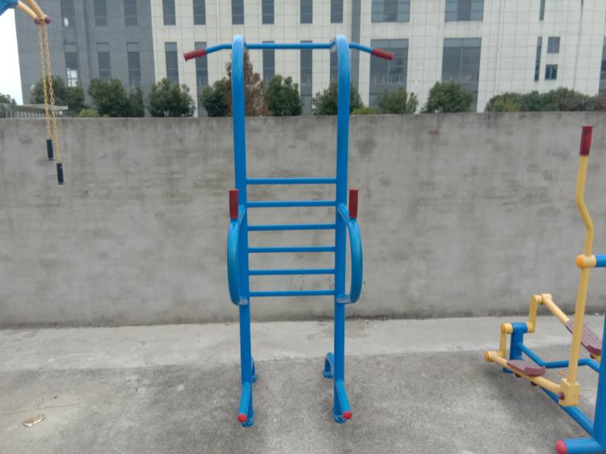 多功能训练器