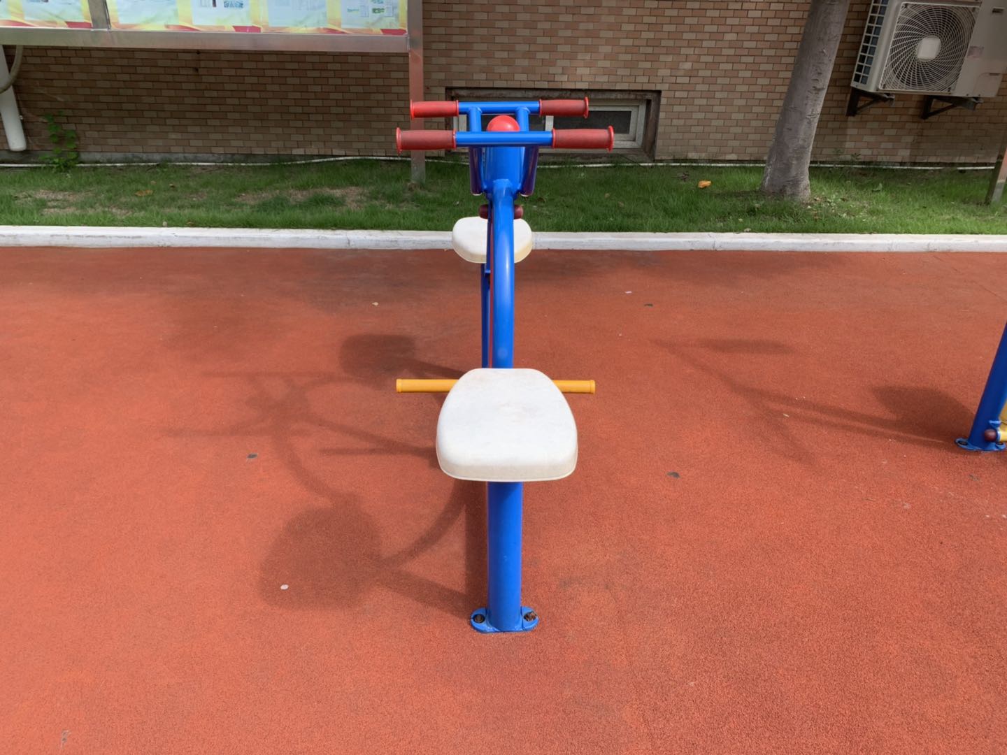 双人蹬腿器