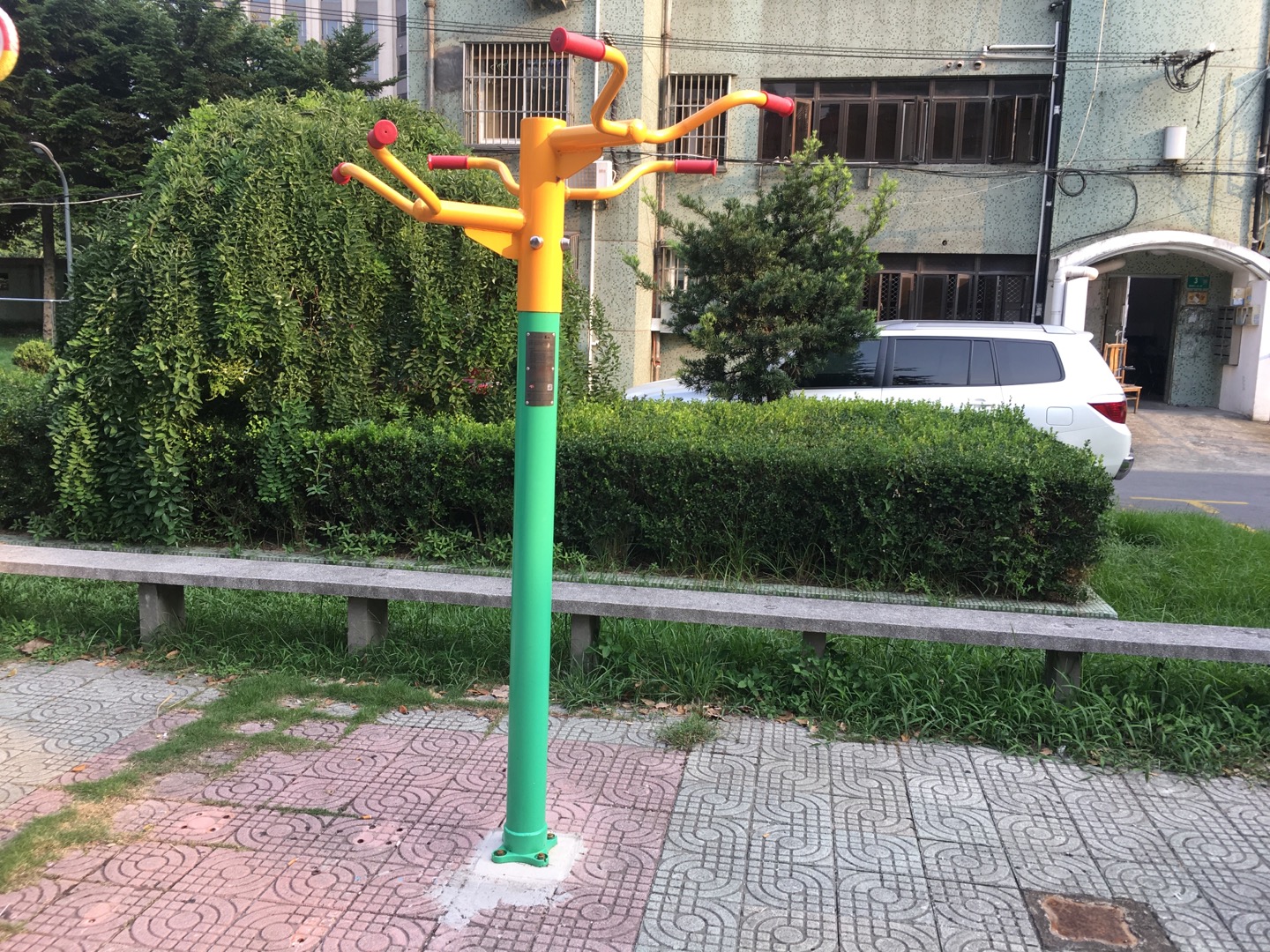 三位引体器