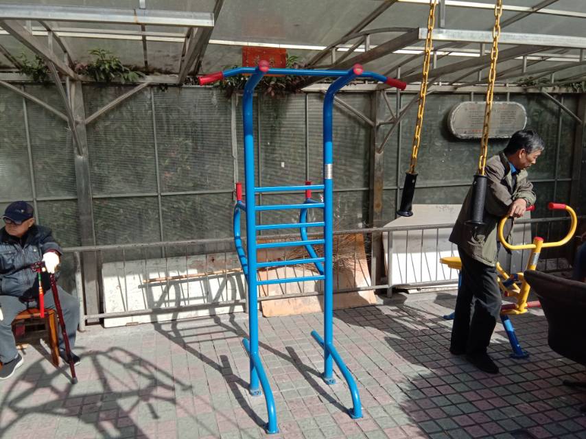 多功能训练器