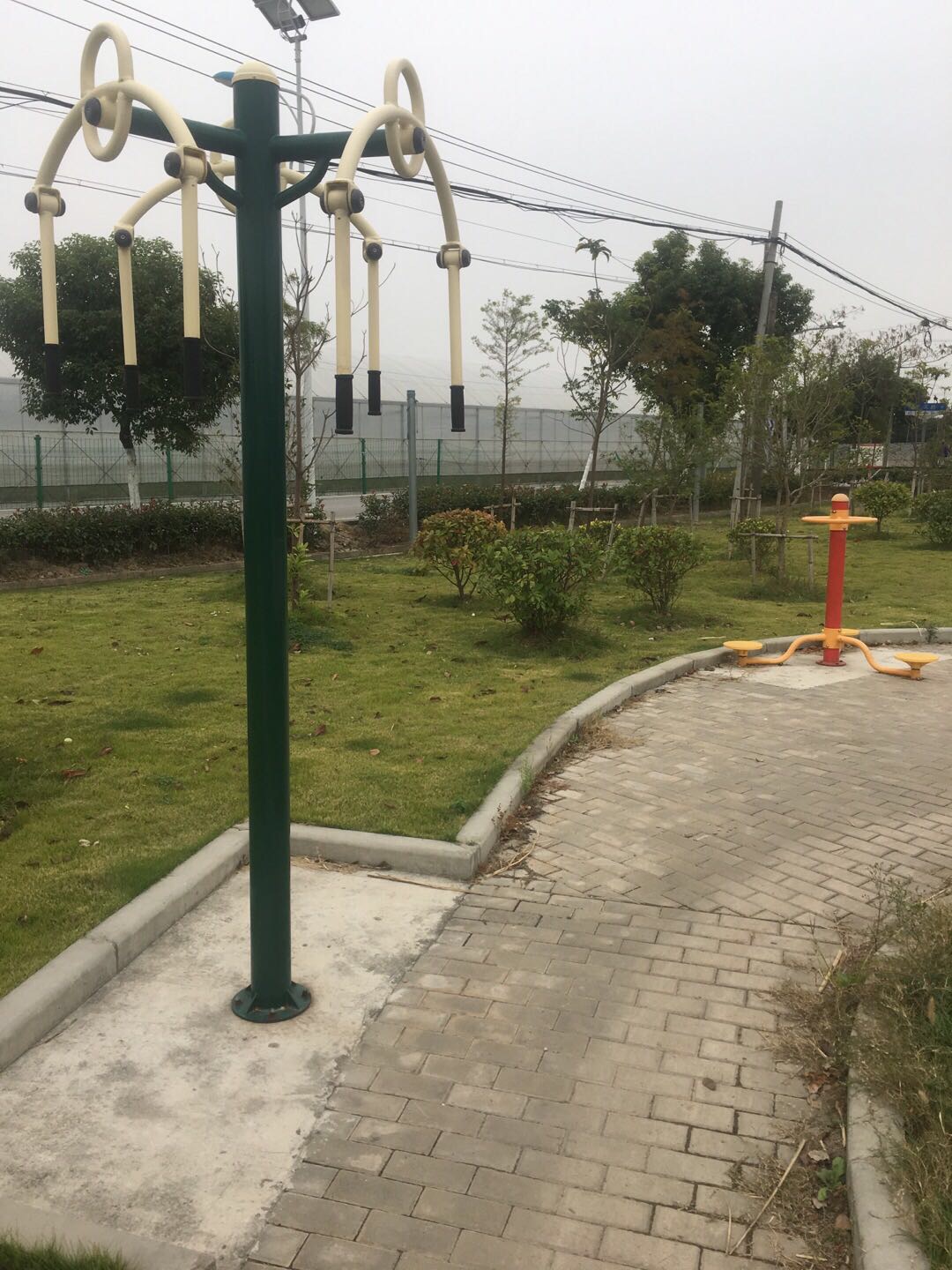 老港镇欣河村民委员会烟墩11组丁字口健身苑点