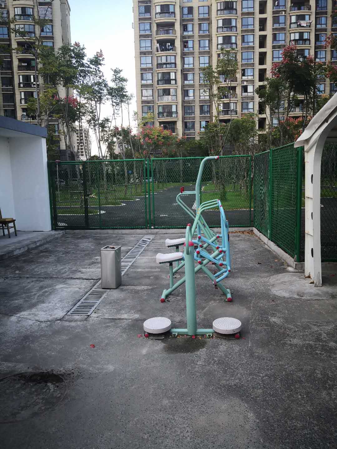 体育场健身点（近跑道）