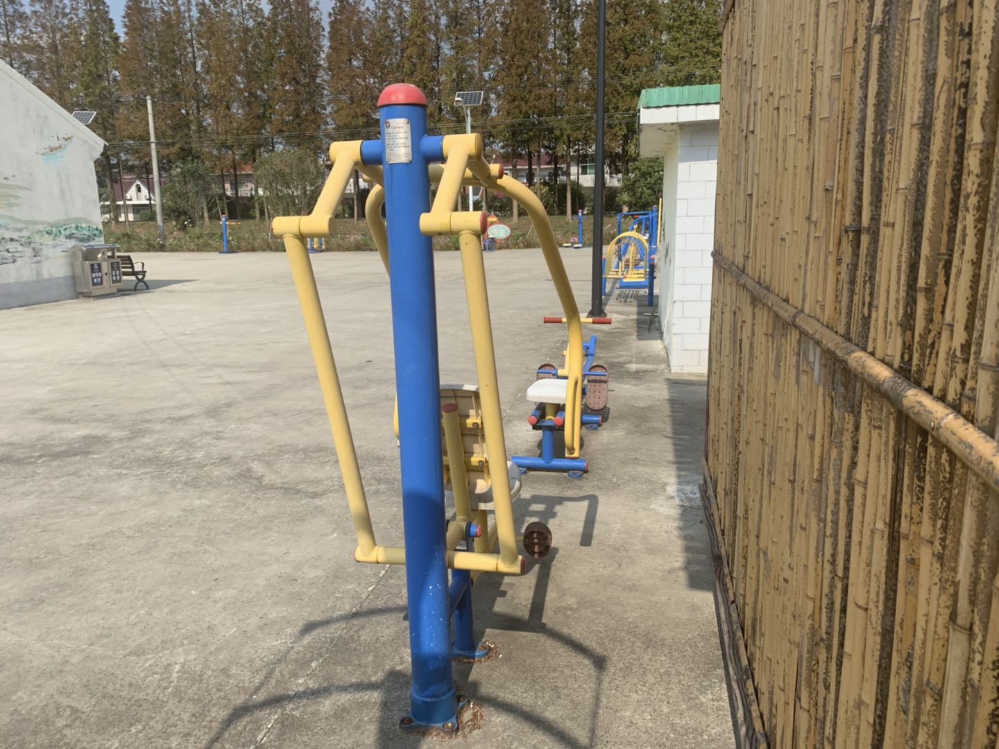 自重推胸器