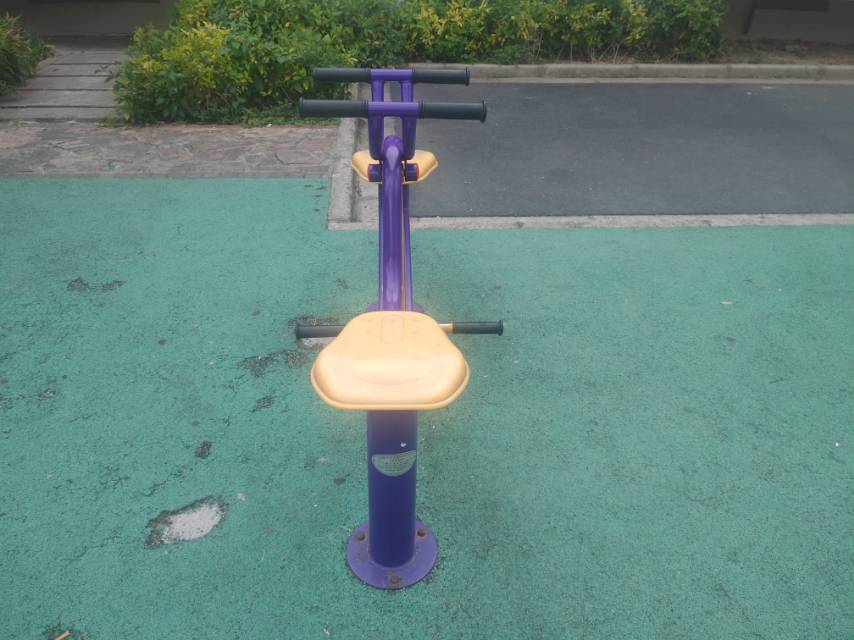 下肢训练器