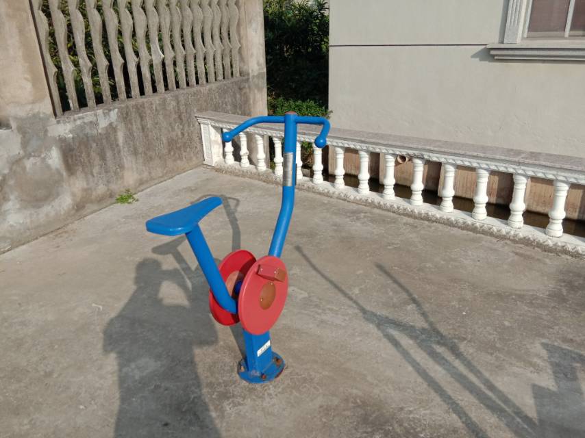 直立健身车