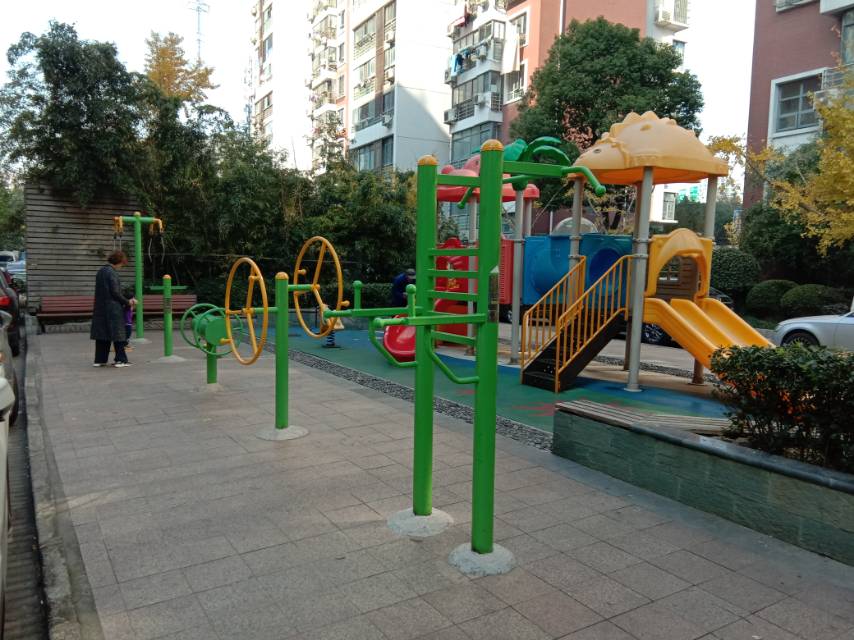 颐华一委市民益智健身苑点