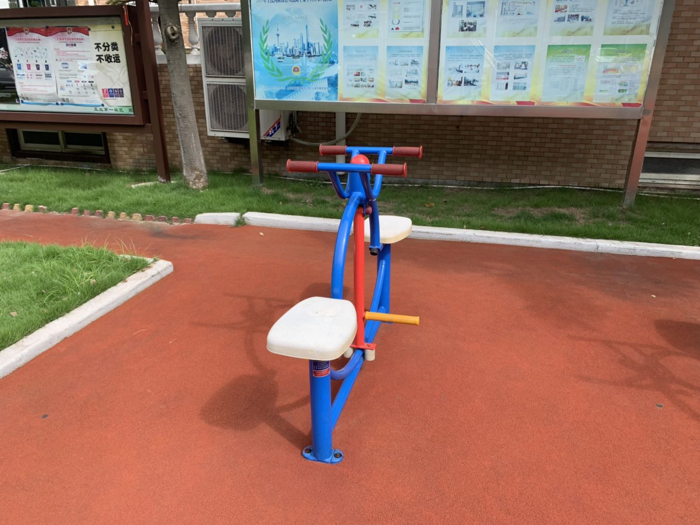 双人蹬腿器