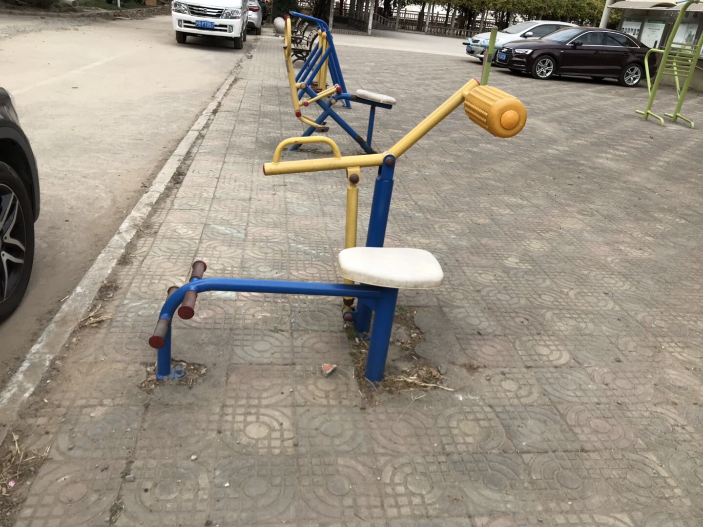 腹背锻炼器