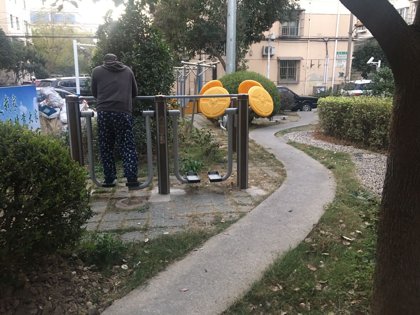 金光一村居委健身点2