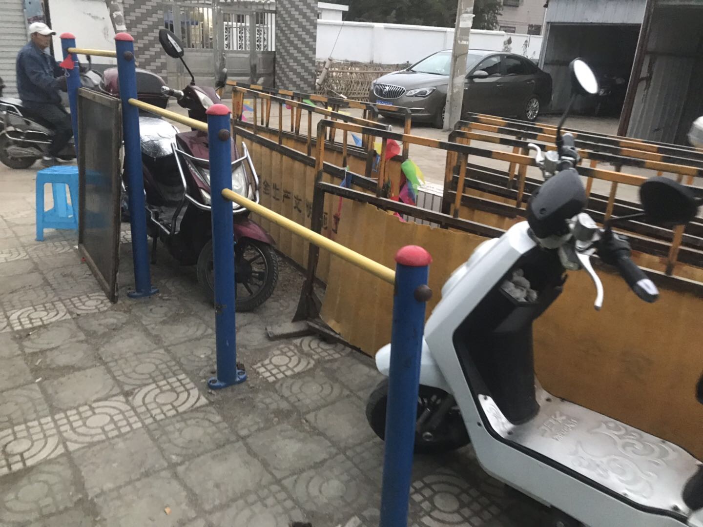 压腿杠