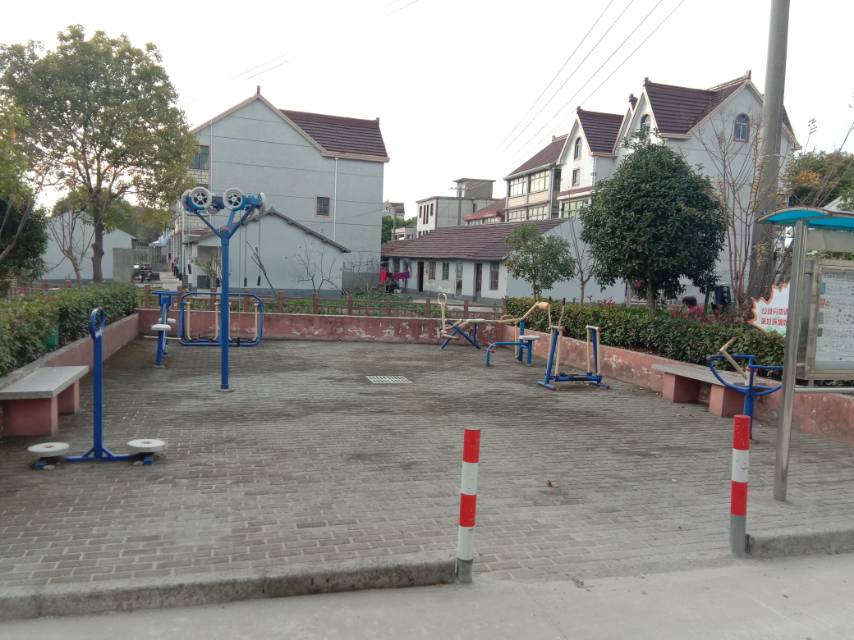 塘路村9组健身点