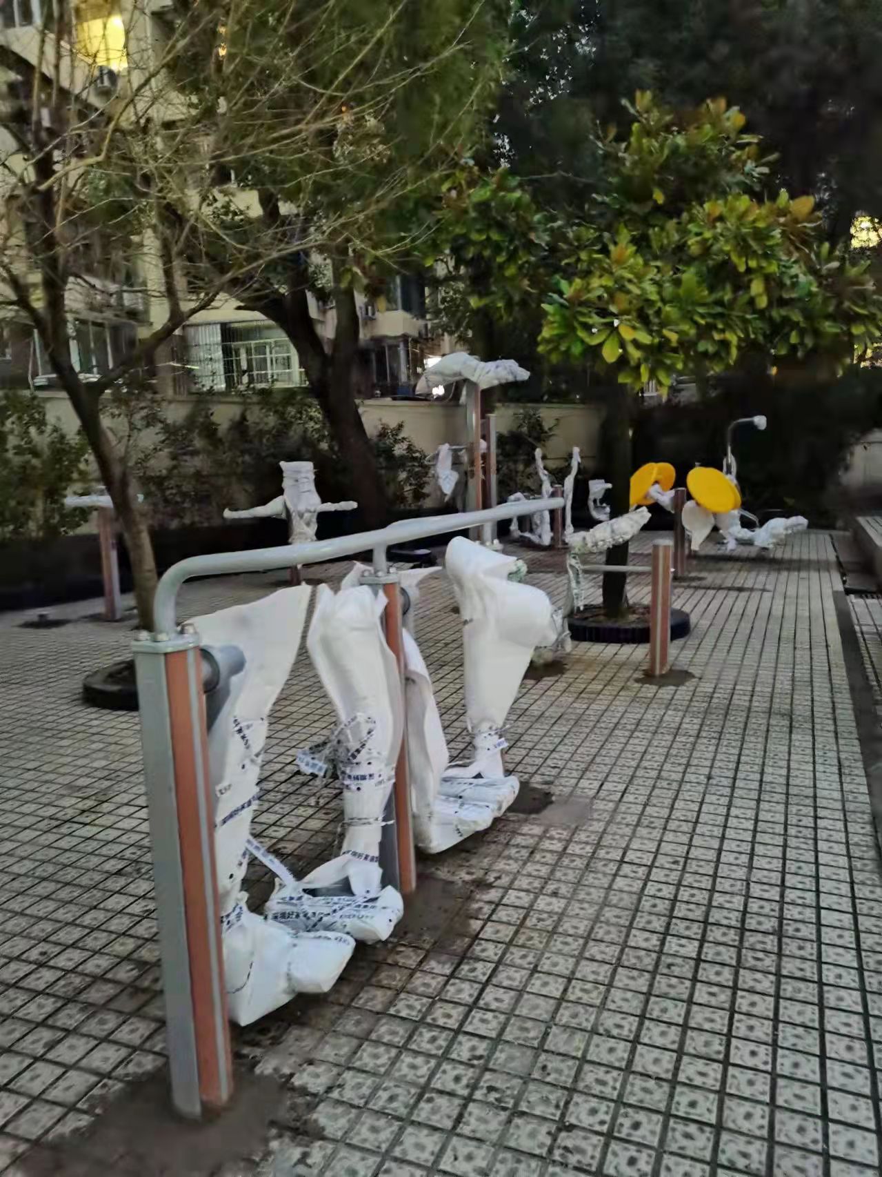 上钢新村街道社区学校健身点