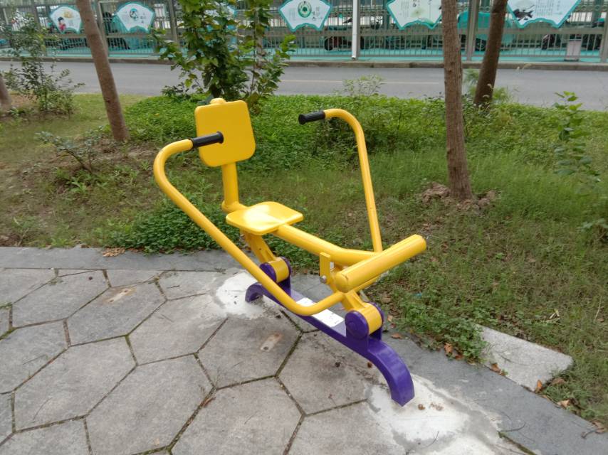 自重式平推训练器