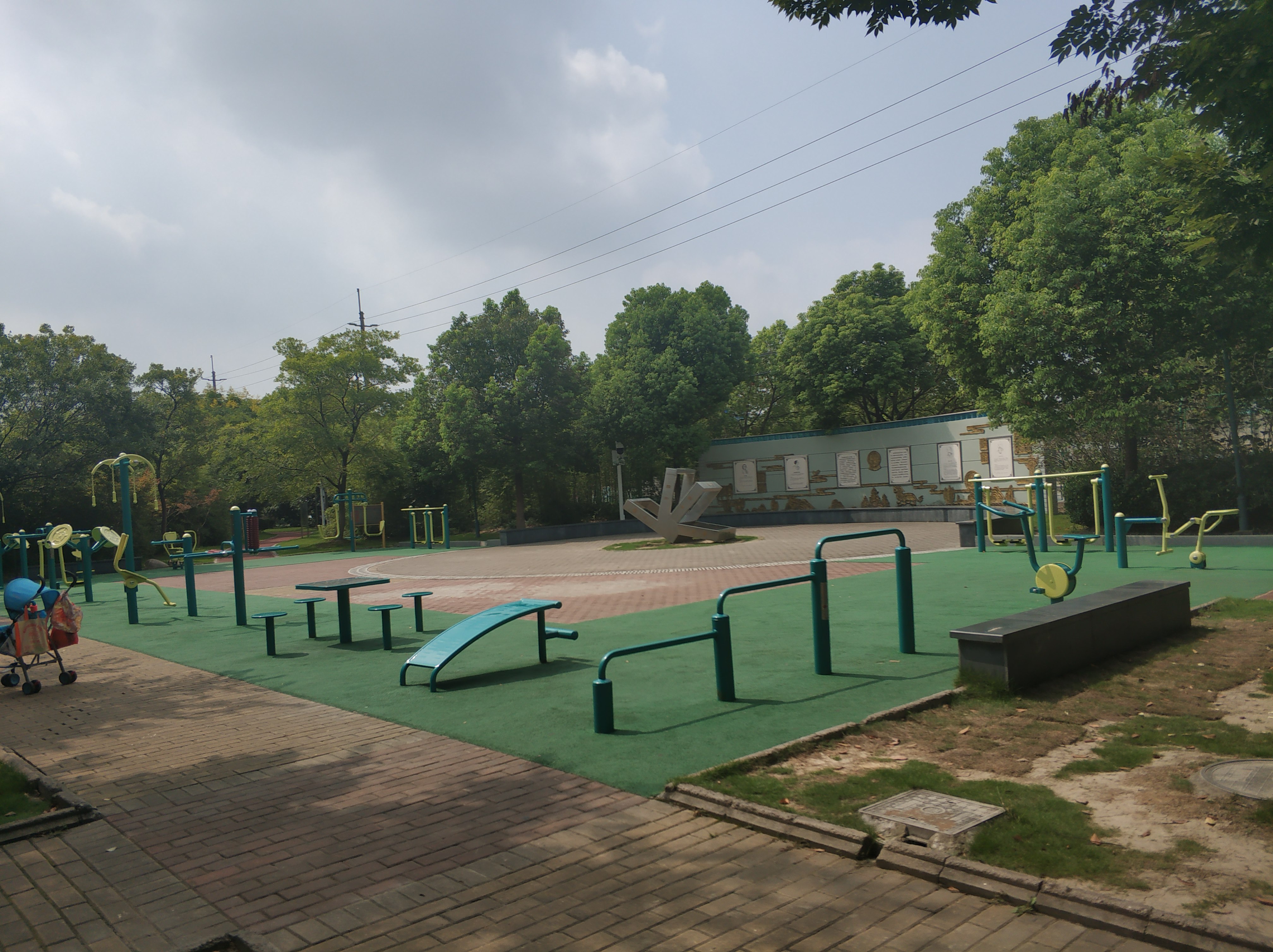 香花桥街道民惠广场（新胜路新桥路）健身苑点